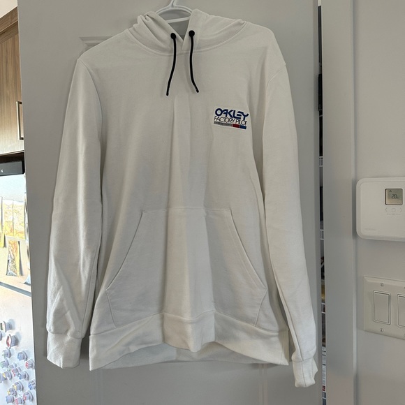 Oakley hoodie - Picture 2 of 3